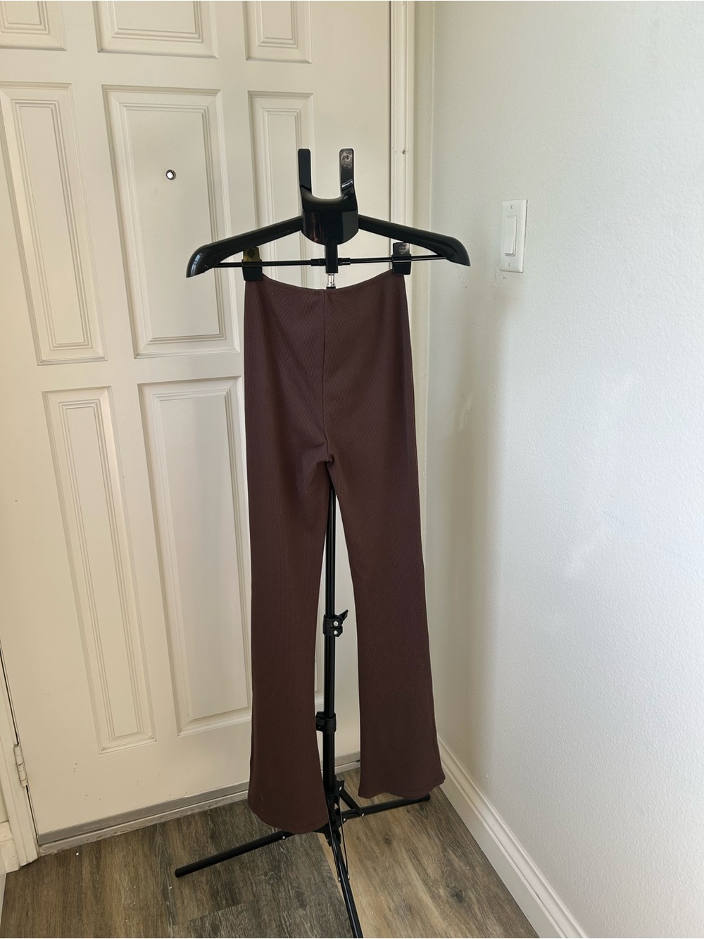 Princess Polly Brown Ribbed Ruched Tie Front Flare Pants Size 2 - Picture 2 of 4